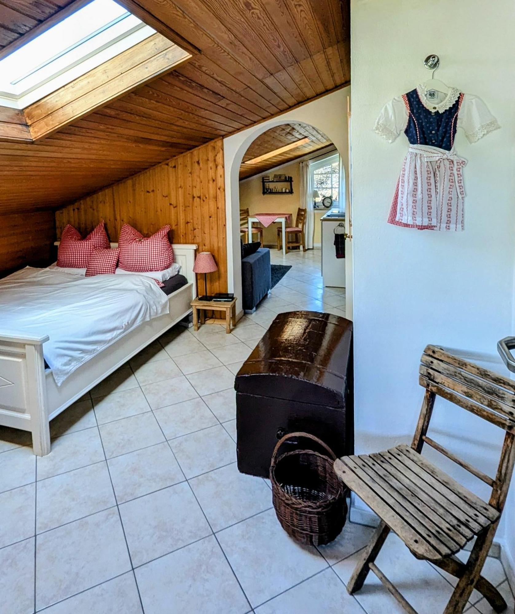 Vintage Kammerl Apartment
